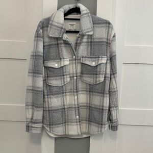 Abercrombie & Fitch White and Gray Checkered Utility Jacket